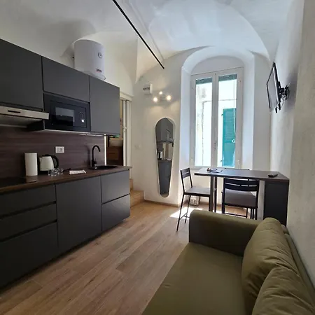 Palmari - 2 Minutes From The Ariston - Wi-fi 公寓 *